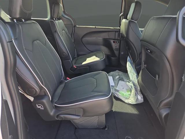 2026 Chrysler Pacifica Limited AWD
