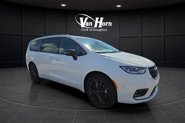 2026 Chrysler Pacifica Limited AWD