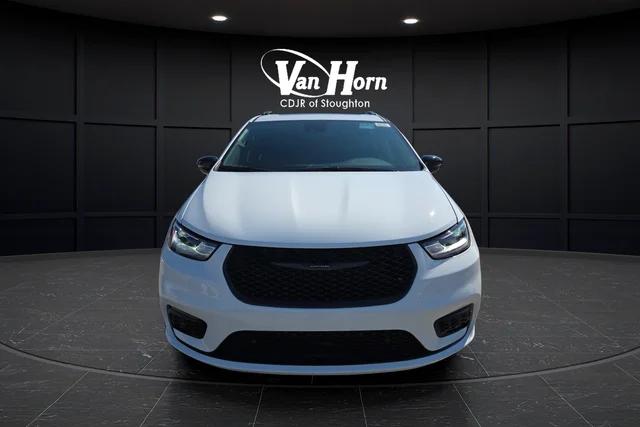 2026 Chrysler Pacifica Limited AWD