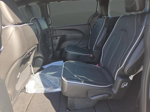 2026 Chrysler Pacifica Limited AWD