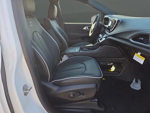 2026 Chrysler Pacifica Limited AWD