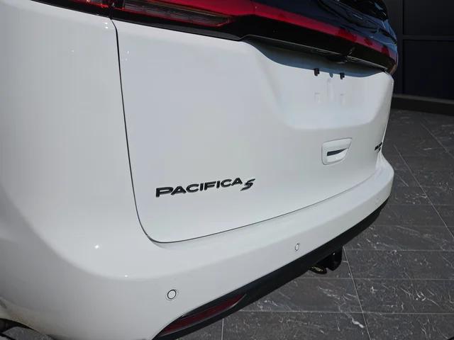 2026 Chrysler Pacifica Limited AWD