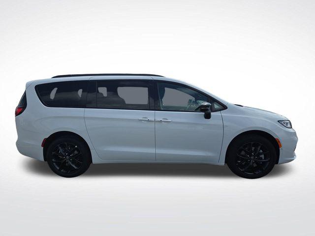 2026 Chrysler Pacifica PACIFICA LIMITED AWD