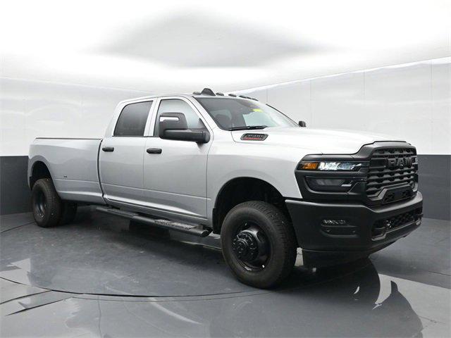 2026 RAM Ram 3500 RAM 3500 TRADESMAN CREW CAB 4X4 8 BOX