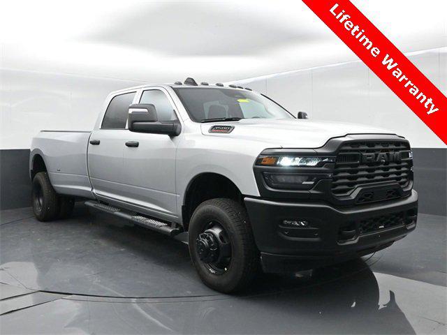 2026 RAM Ram 3500 RAM 3500 TRADESMAN CREW CAB 4X4 8 BOX