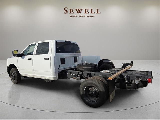 2026 RAM Ram 3500 Chassis Cab RAM 3500 TRADESMAN CREW CAB CHASSIS 4X4 60 CA 2026 RAM Ram 3500 Chassis Cab RAM 3500 TRADESMAN CREW CAB CHASSIS 4X4 60 CA