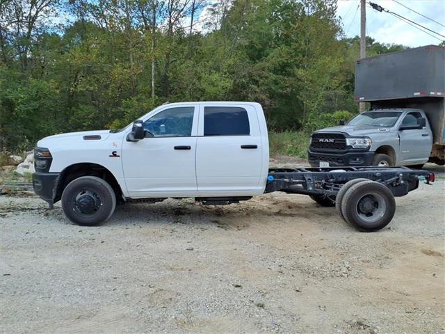 2026 RAM Ram 3500 Chassis Cab RAM 3500 TRADESMAN CREW CAB CHASSIS 4X4 60 CA 2026 RAM Ram 3500 Chassis Cab RAM 3500 TRADESMAN CREW CAB CHASSIS 4X4 60 CA