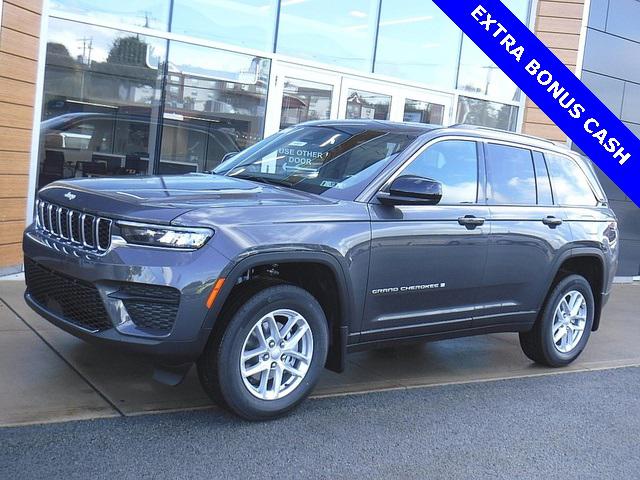 2025 Jeep Grand Cherokee GRAND CHEROKEE LAREDO X 4X4