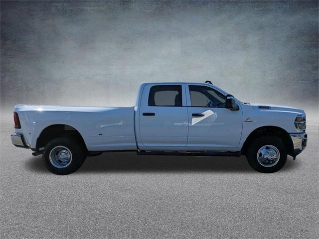 2026 RAM Ram 3500 RAM 3500 TRADESMAN CREW CAB 4X4 8 BOX