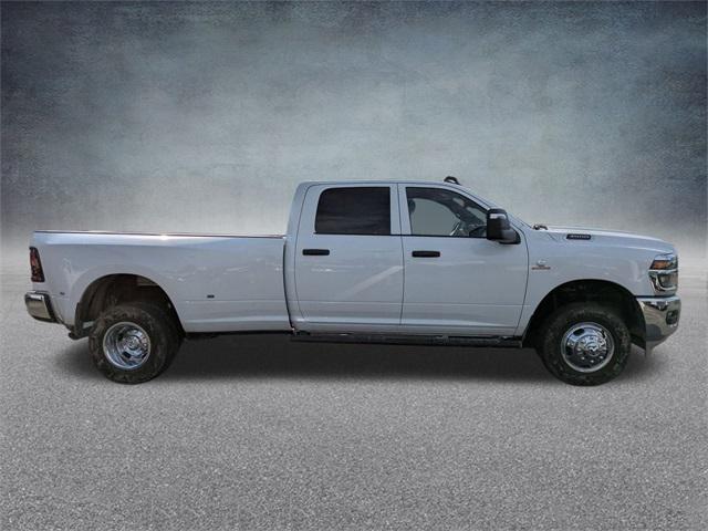 2026 RAM Ram 3500 RAM 3500 TRADESMAN CREW CAB 4X4 8 BOX