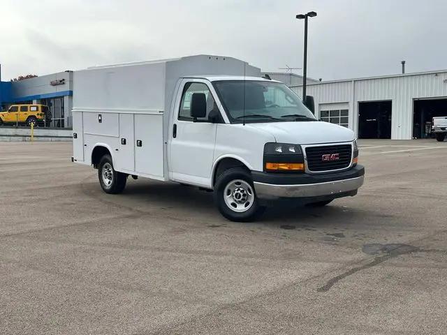 2025 GMC Savana Cutaway Work Van