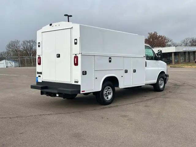 2025 GMC Savana Cutaway Work Van
