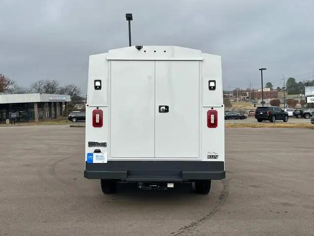 2025 GMC Savana Cutaway Work Van