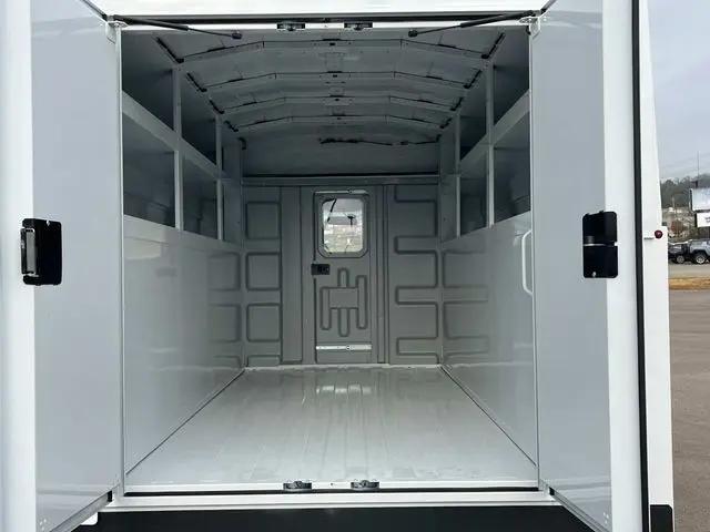 2025 GMC Savana Cutaway Work Van