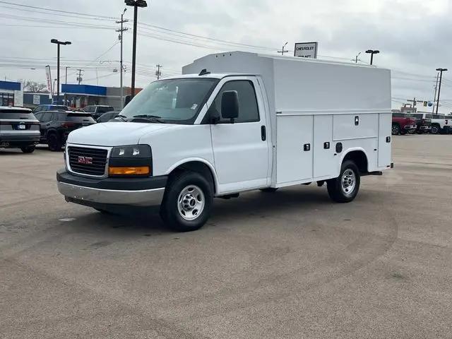 2025 GMC Savana Cutaway Work Van