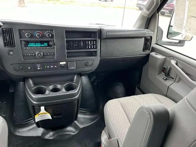 2025 GMC Savana Cutaway Work Van