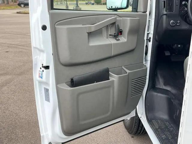 2025 GMC Savana Cutaway Work Van