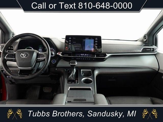 2022 Toyota Sienna XSE 2022 Toyota Sienna XSE