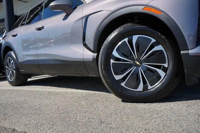 2025 Chevrolet Equinox LT 2