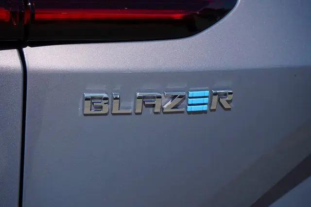 2025 Chevrolet Equinox LT 2