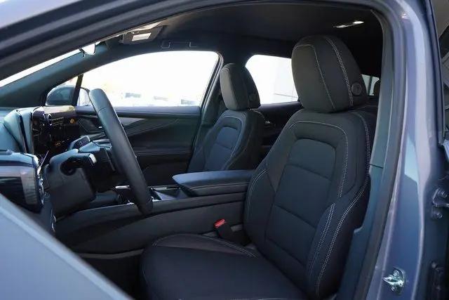 2025 Chevrolet Equinox LT 2