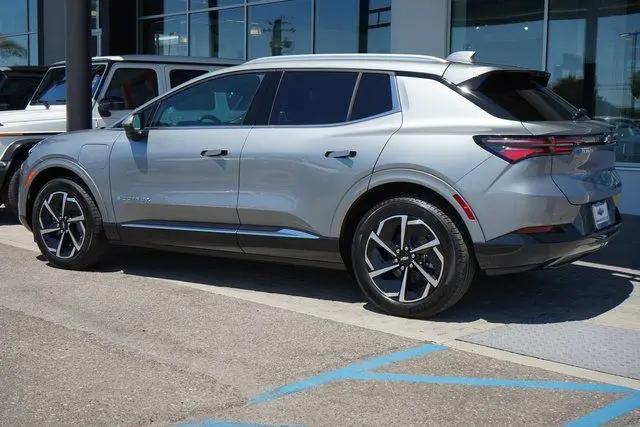 2025 Chevrolet Equinox LT 2