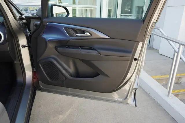 2025 Chevrolet Equinox LT 2