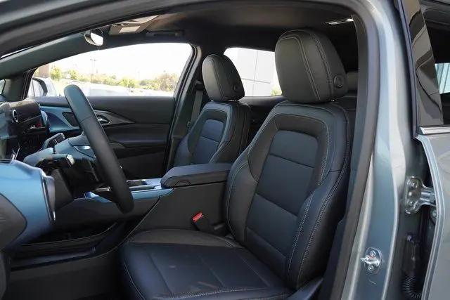 2025 Chevrolet Equinox LT 2