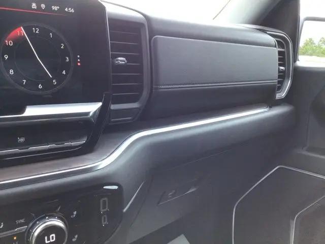 2024 GMC Sierra 1500 4WD Crew Cab Short Box SLT