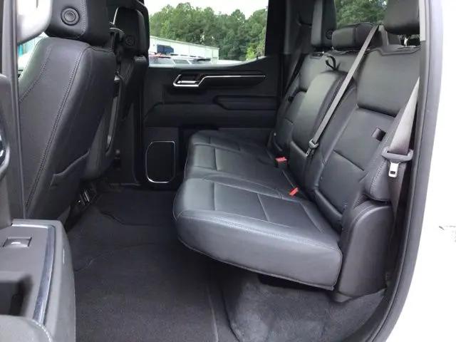 2024 GMC Sierra 1500 4WD Crew Cab Short Box SLT