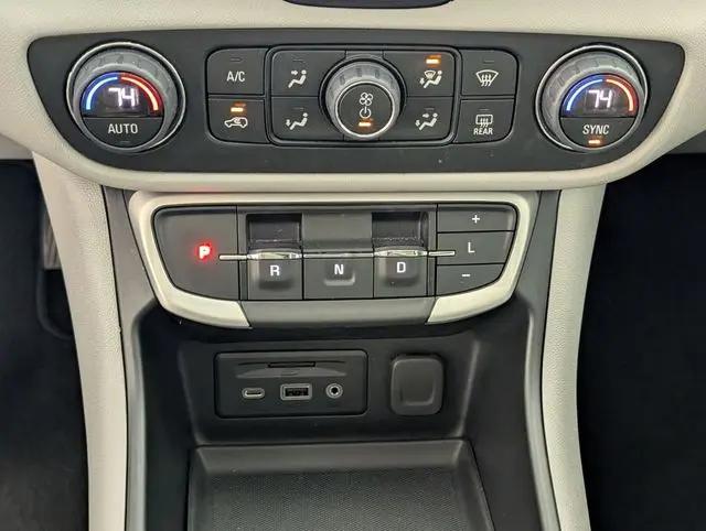 2023 GMC Terrain FWD SLT