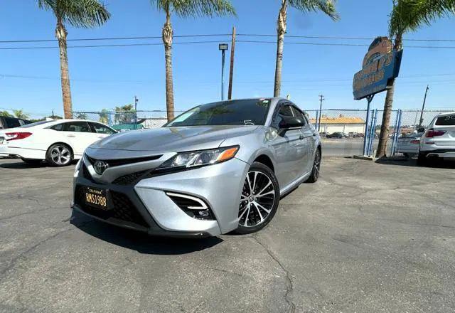 2020 Toyota Camry SE