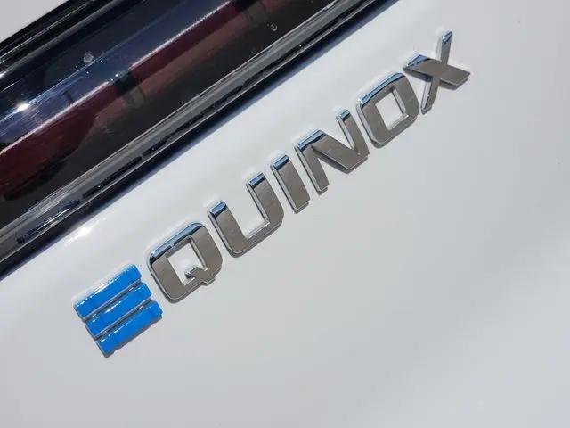 2025 Chevrolet Equinox LT 2
