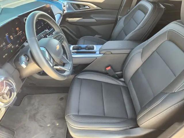 2025 Chevrolet Equinox LT 2