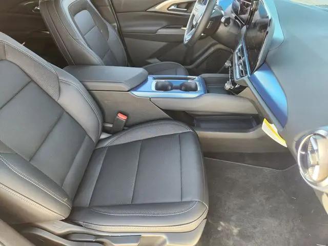 2025 Chevrolet Equinox LT 2