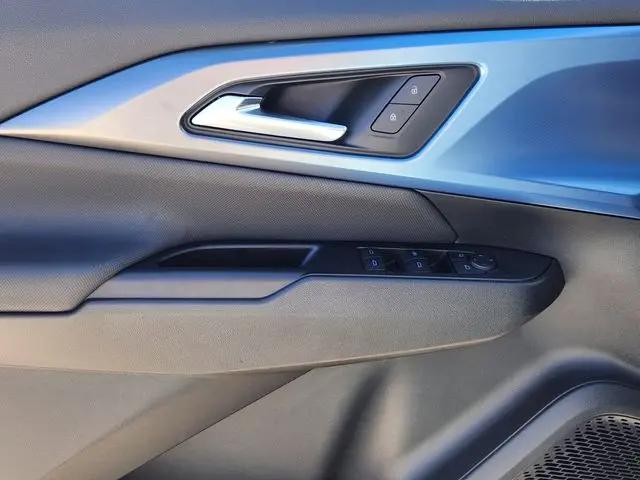 2025 Chevrolet Equinox LT 2