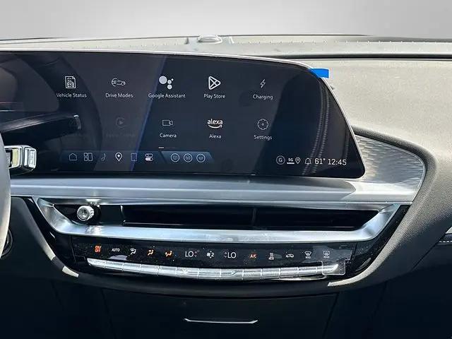 2025 Cadillac iQ Luxury w/1SC