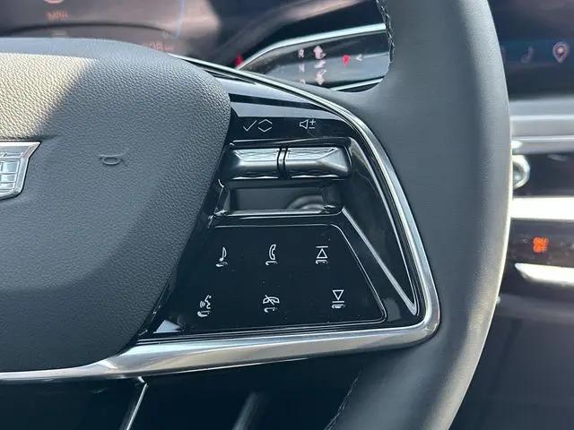 2025 Cadillac iQ Luxury w/1SC