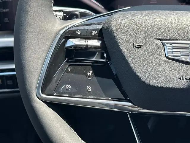 2025 Cadillac iQ Luxury w/1SC