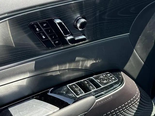 2025 Cadillac iQ Luxury w/1SC