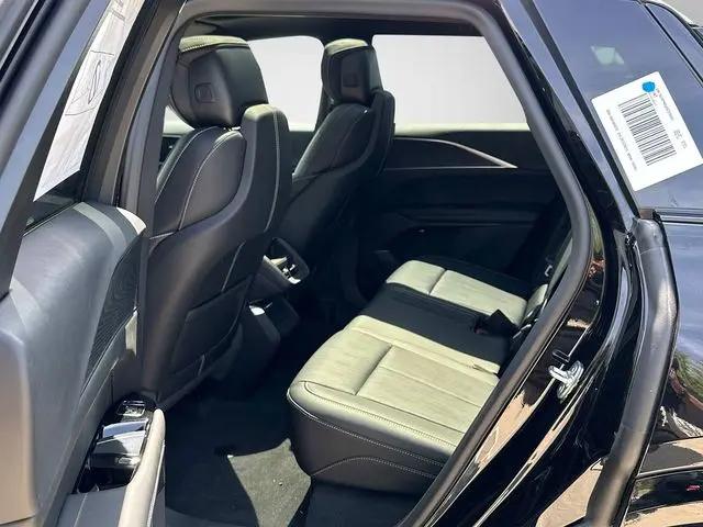 2025 Cadillac iQ Luxury w/1SC