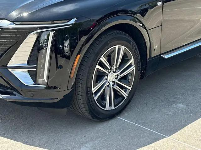 2025 Cadillac iQ Luxury w/1SC