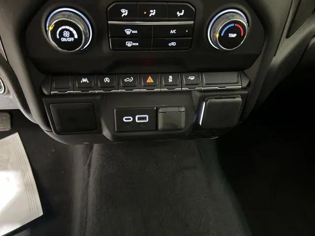 2025 Chevrolet Silverado 1500 2WD Crew Cab Short Bed Custom