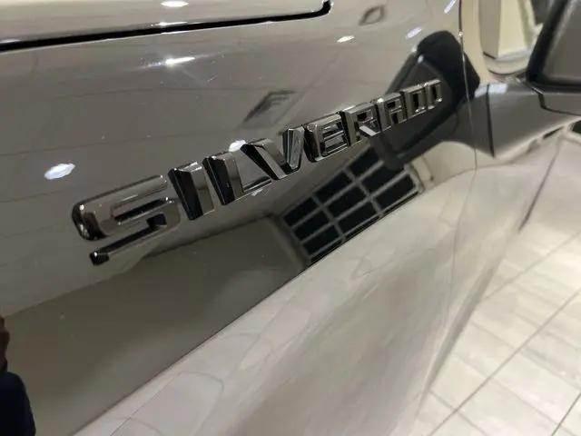 2025 Chevrolet Silverado 1500 2WD Crew Cab Short Bed Custom