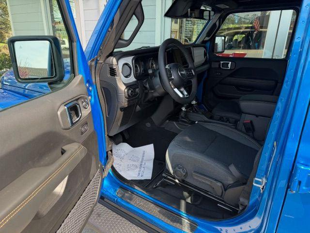 2025 Jeep Wrangler 4-Door Sahara 4x4