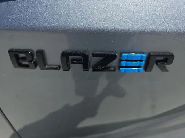 2025 Chevrolet V Blazer RWD LT