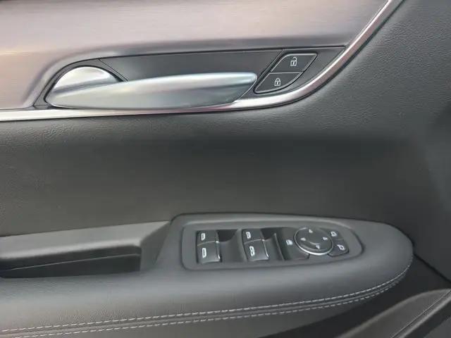 2025 Cadillac XT5 FWD Luxury