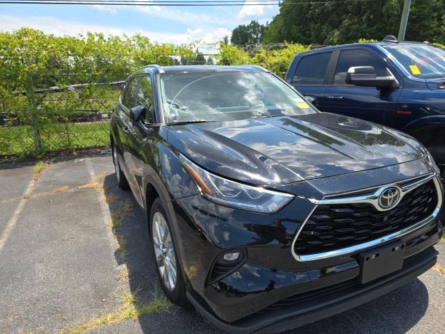 2022 Toyota Highlander Limited