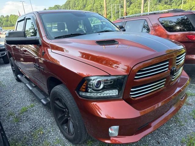 2017 RAM 1500 Sport Crew Cab 4x4 57 Box