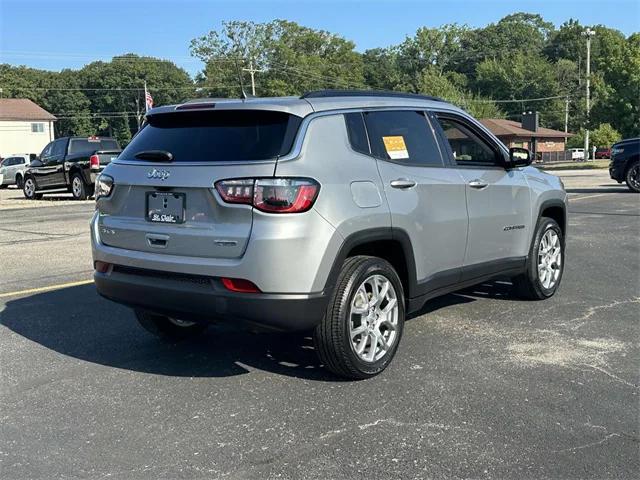 2022 Jeep Compass Latitude Lux 4x4 2022 Jeep Compass Latitude Lux 4x4